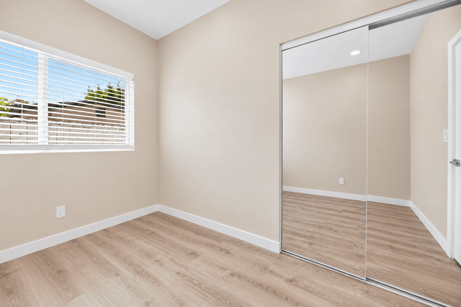San Diego House: 4924-2 Tierra Baja Way