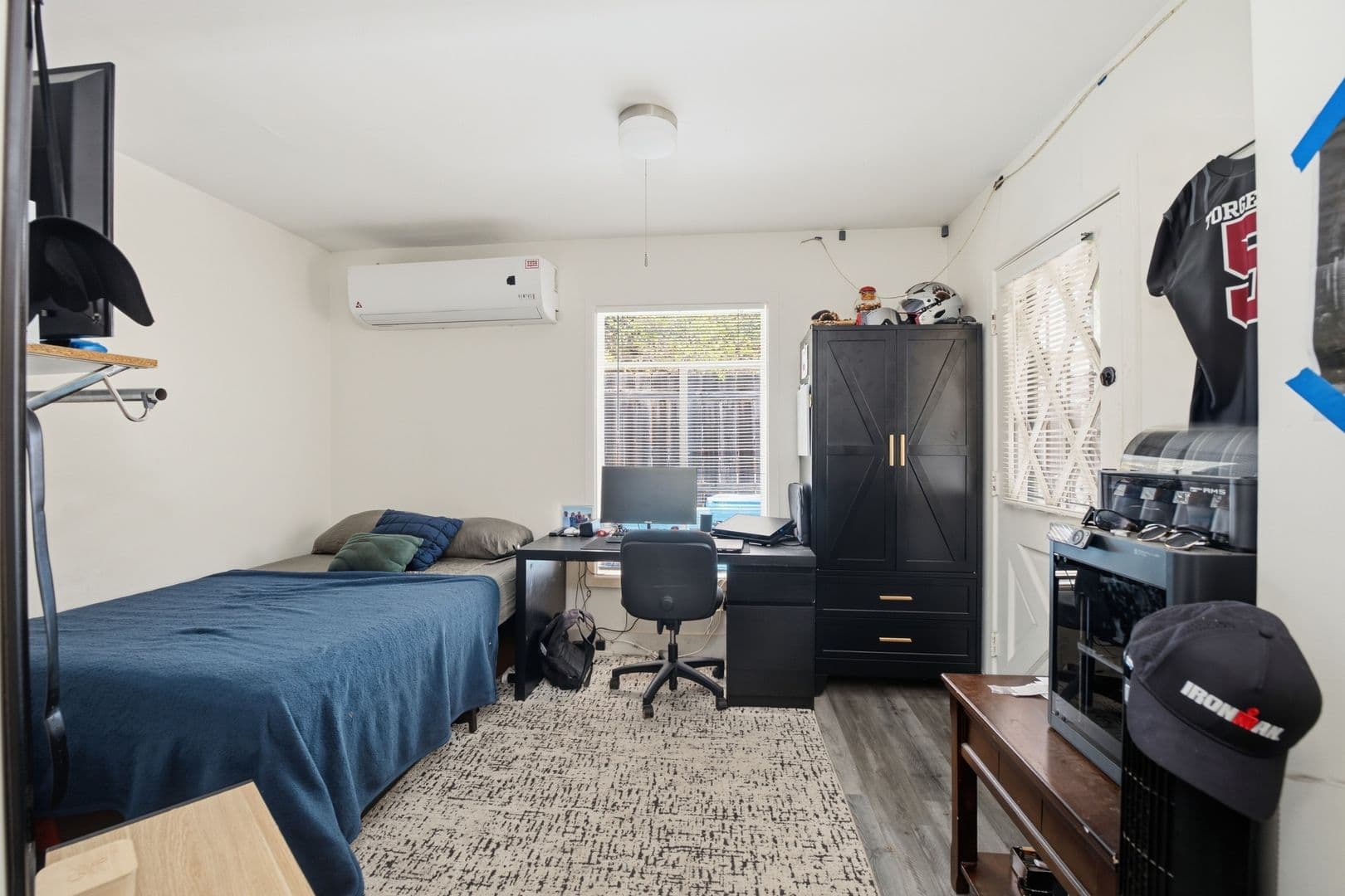San Diego House: 5449-5451 Dorothy Drive