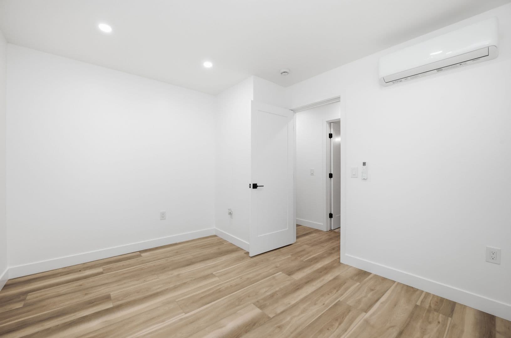 San Diego House: 5016 Chaparral Way