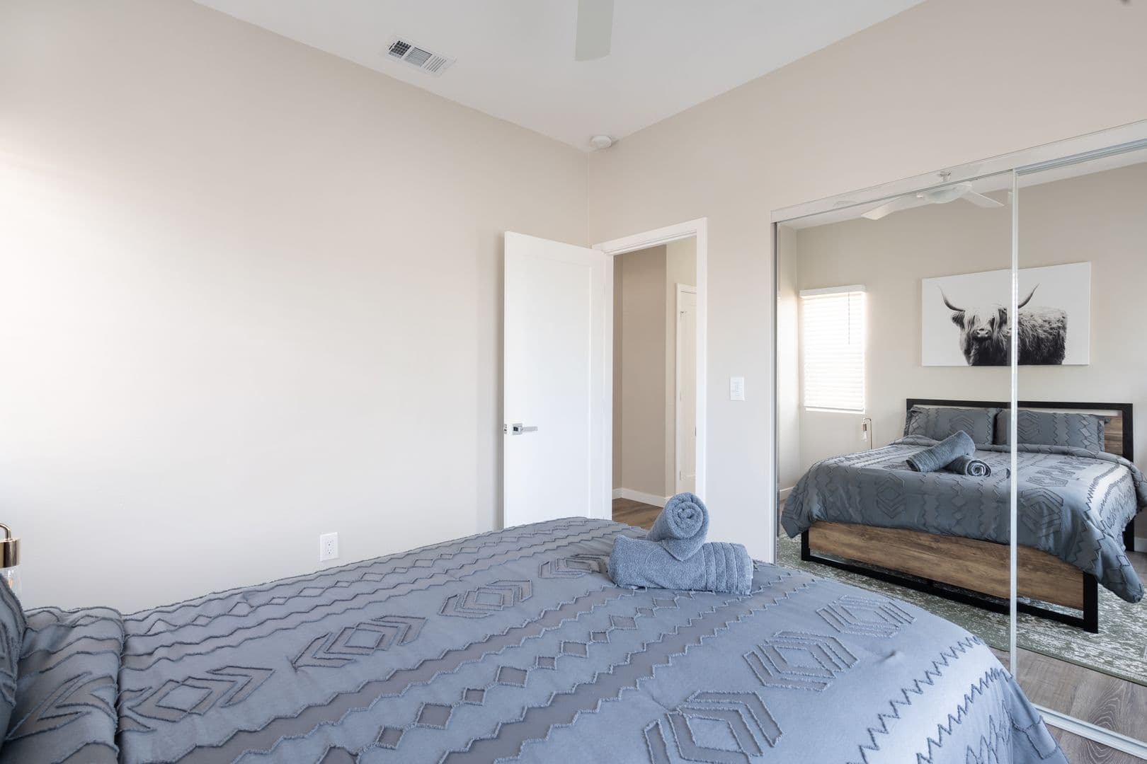 San Diego House: 6237 Hobart Street