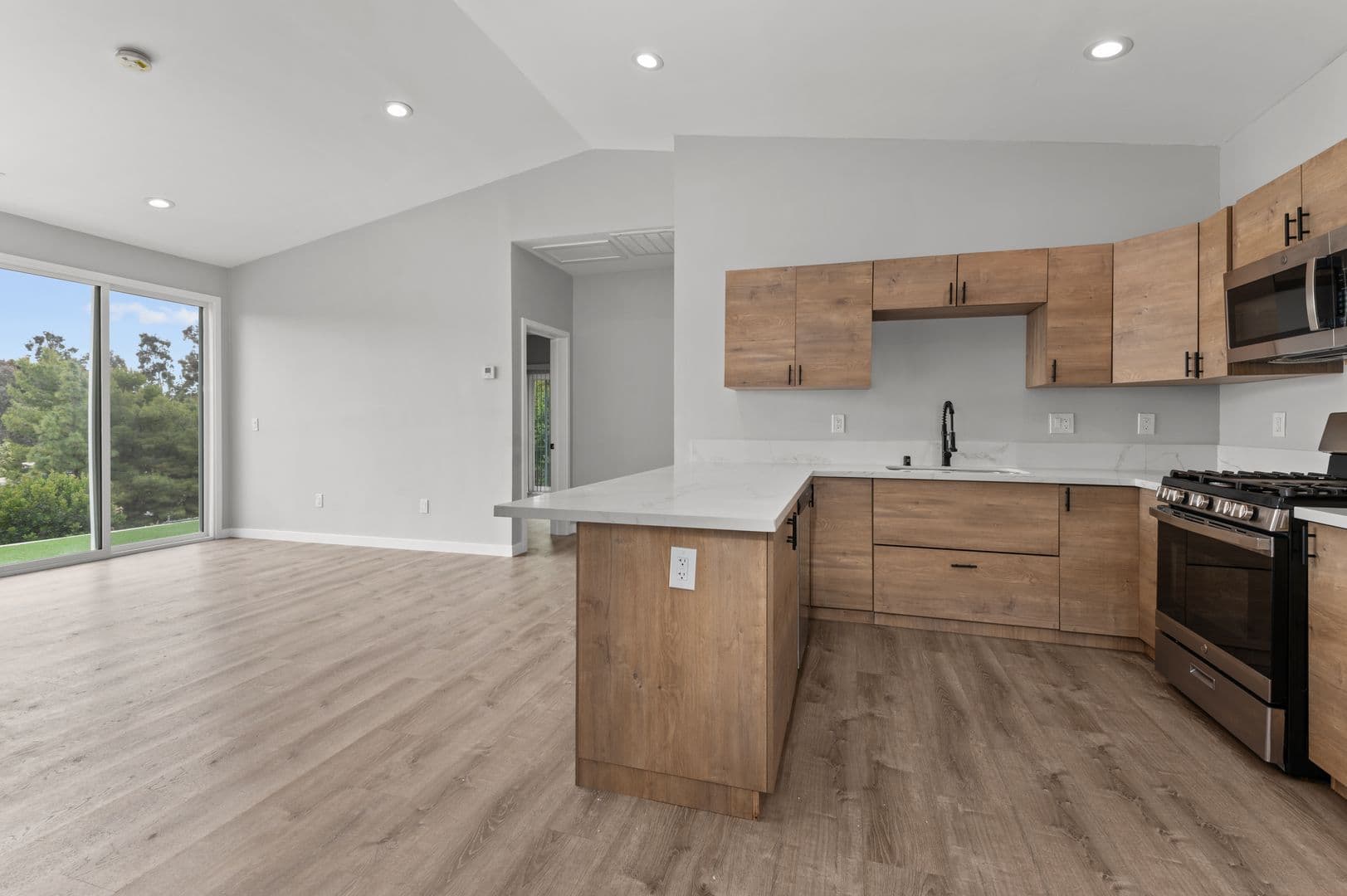 San Diego House: 5350 West Falls View Drive