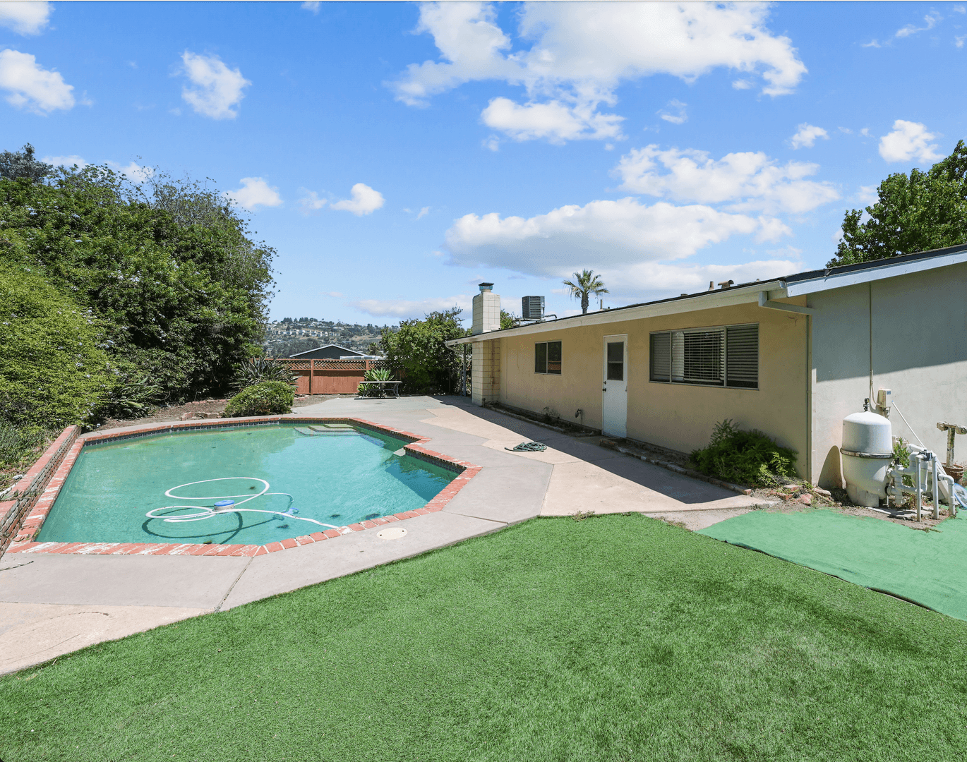 San Diego House: 5318-5320 Brockbank Place