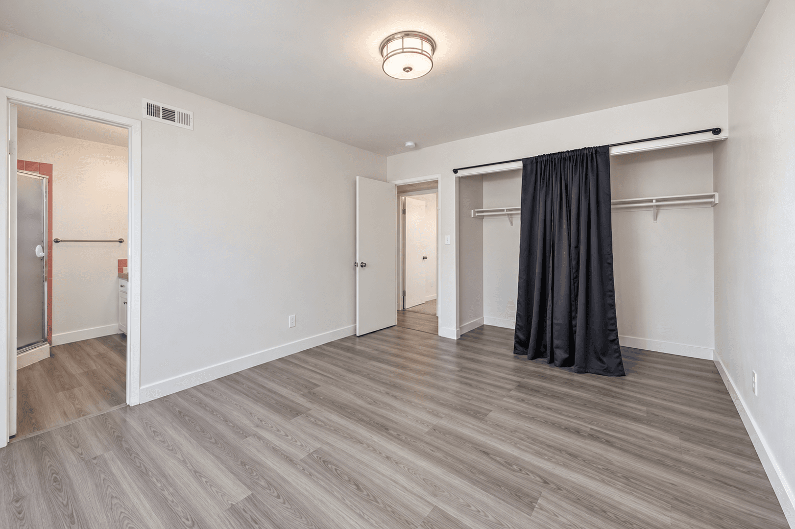 San Diego House: 5318-5320 Brockbank Place