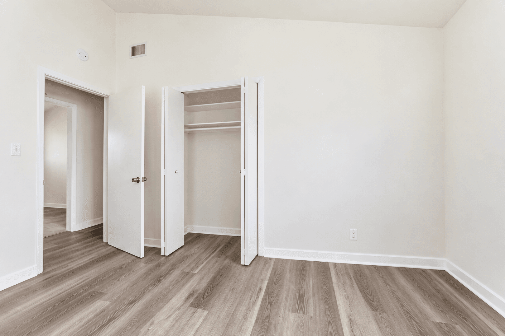 San Diego House: 5241 Remington Road