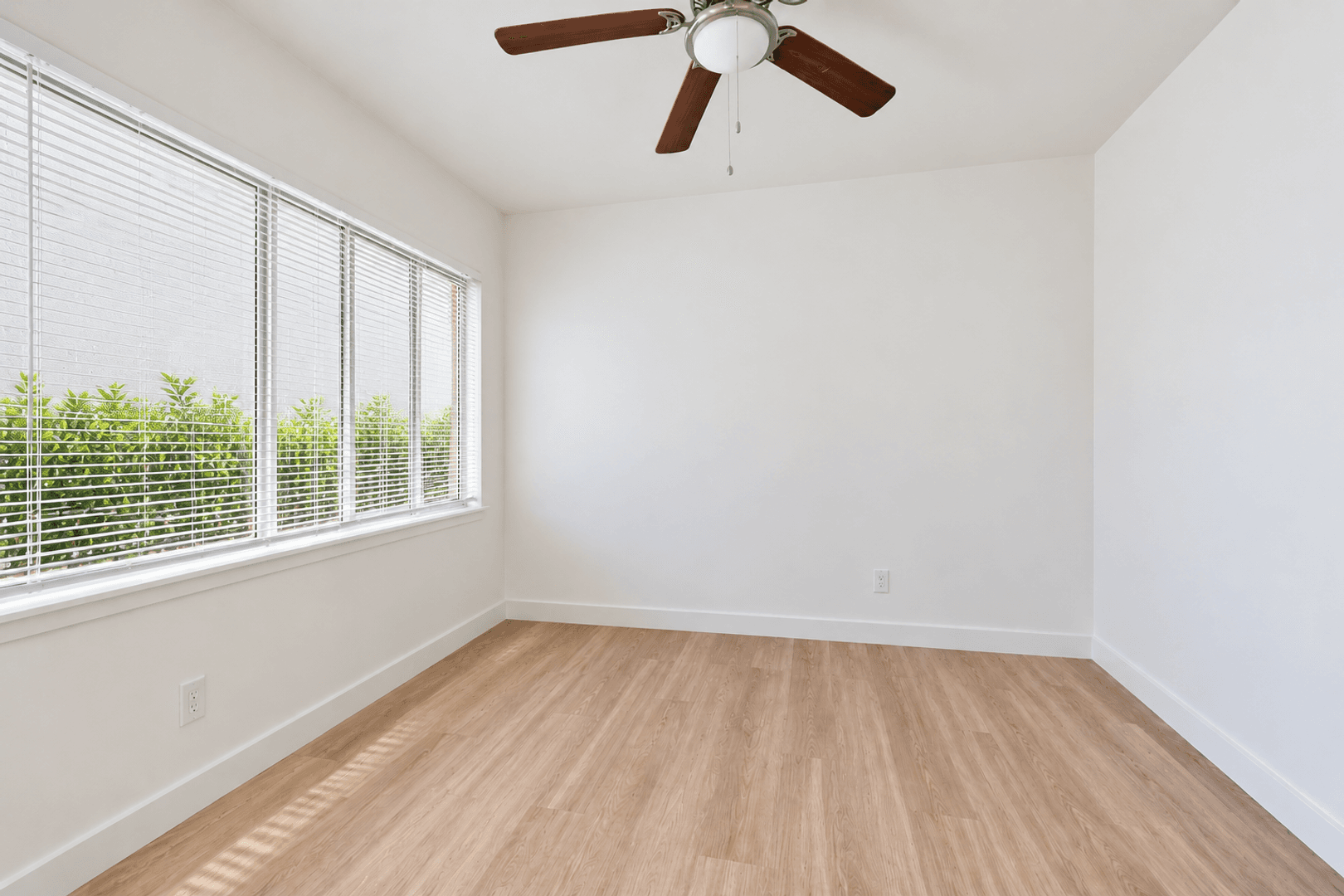 San Diego House: 5231 East Falls View Drive