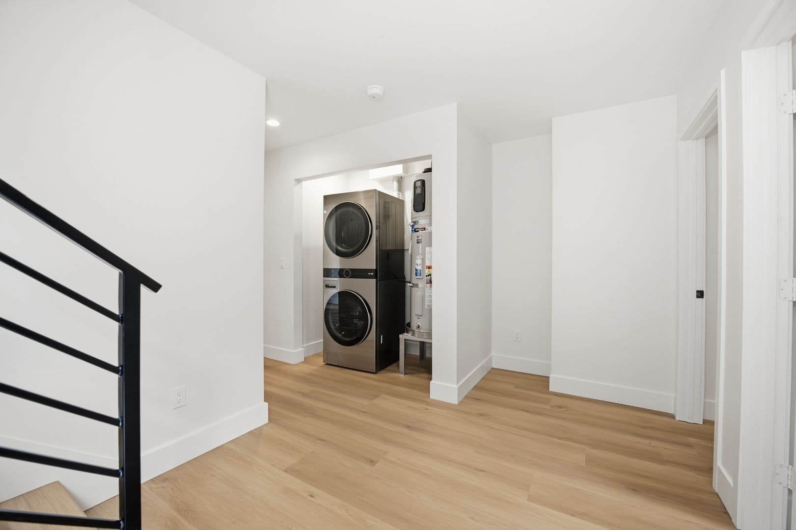 San Diego House: 5768 Campanile Drive