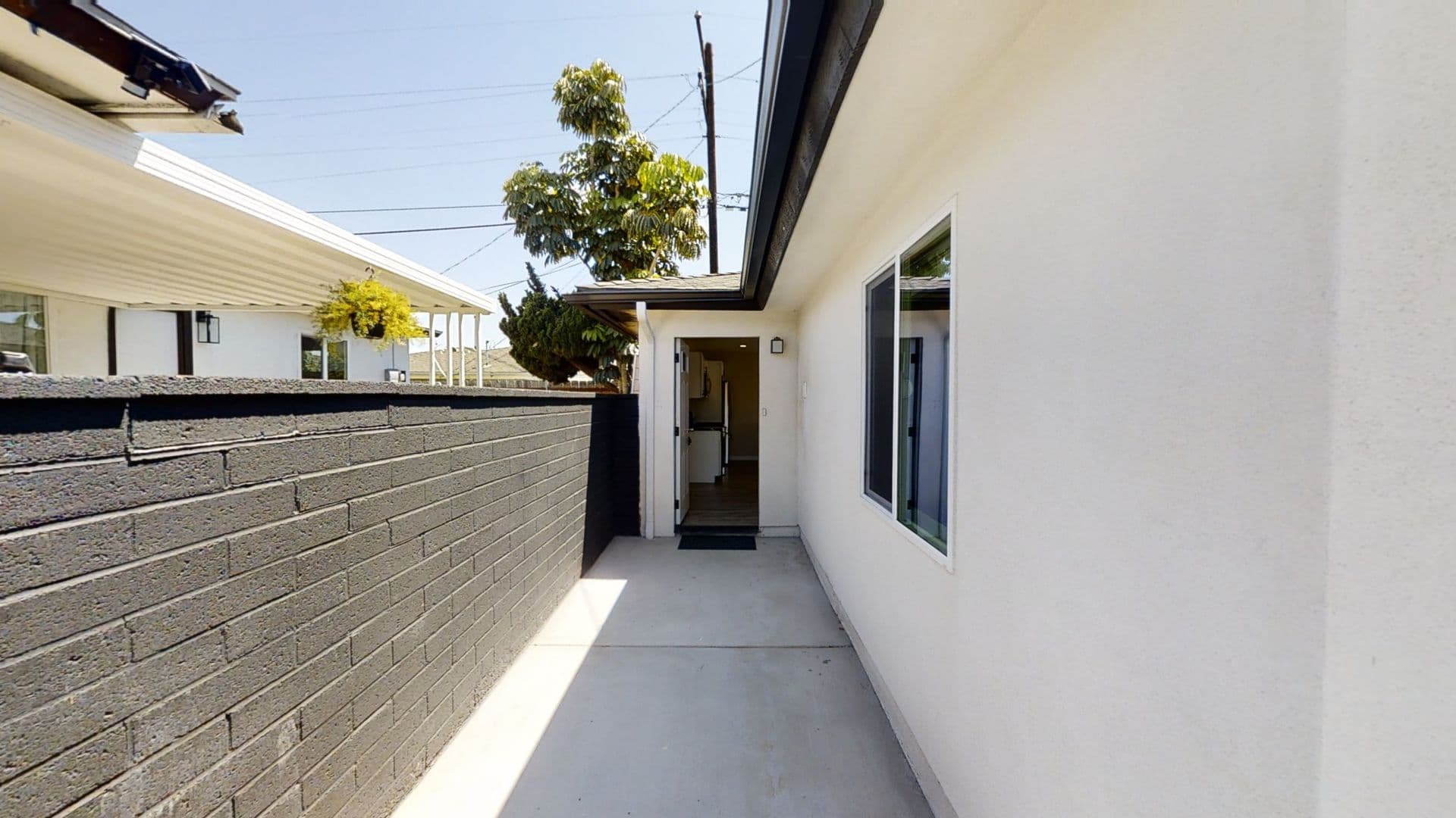 San Diego House: 5575 Mary Lane Drive