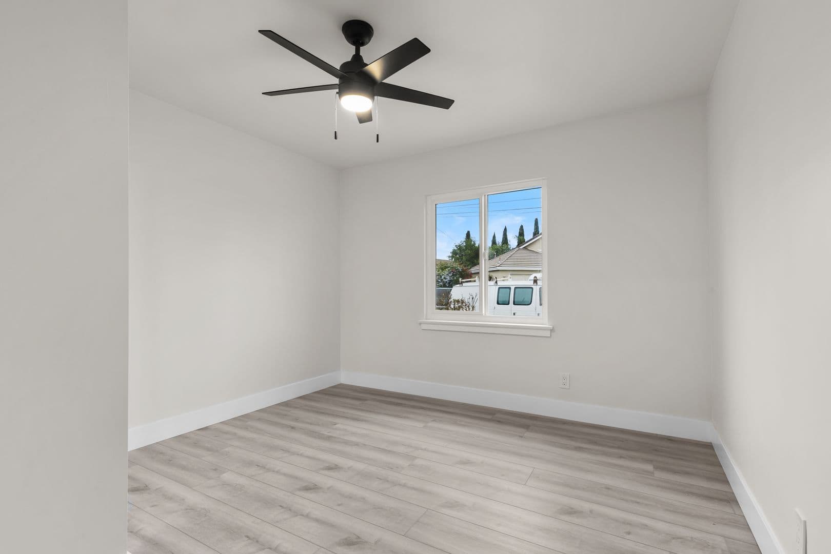San Diego House: 6246 Rose Street