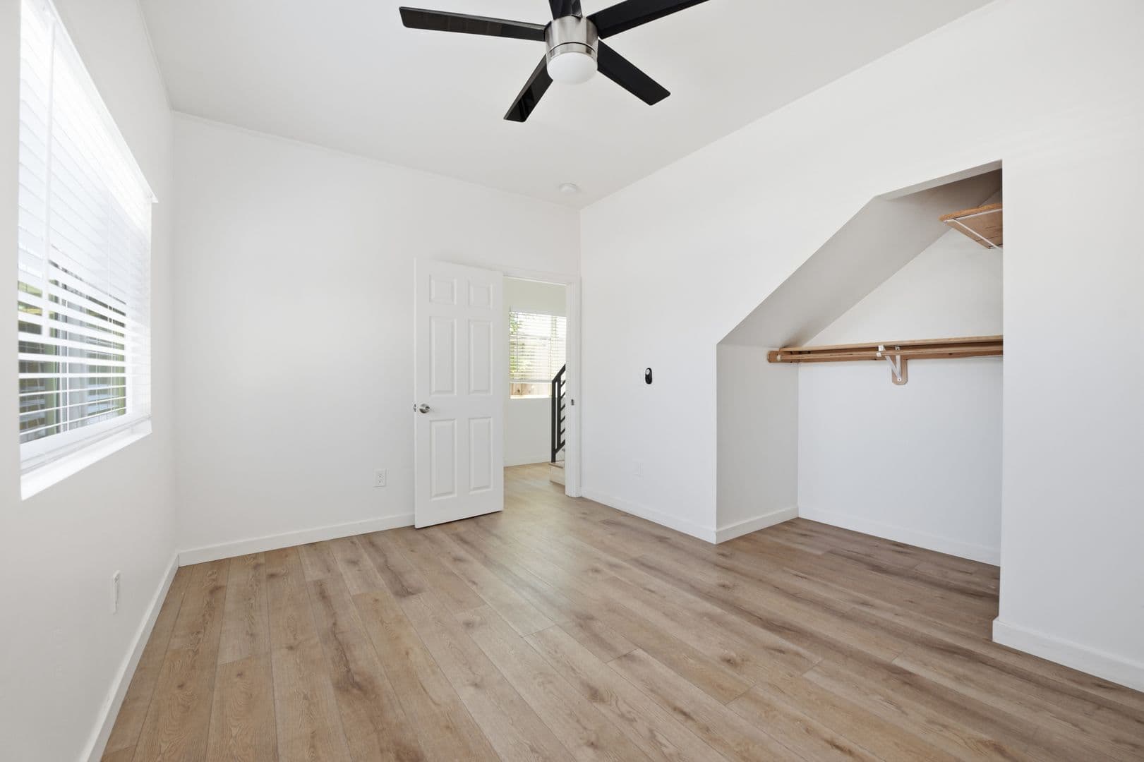 San Diego House: 6271 Mary Lane Drive