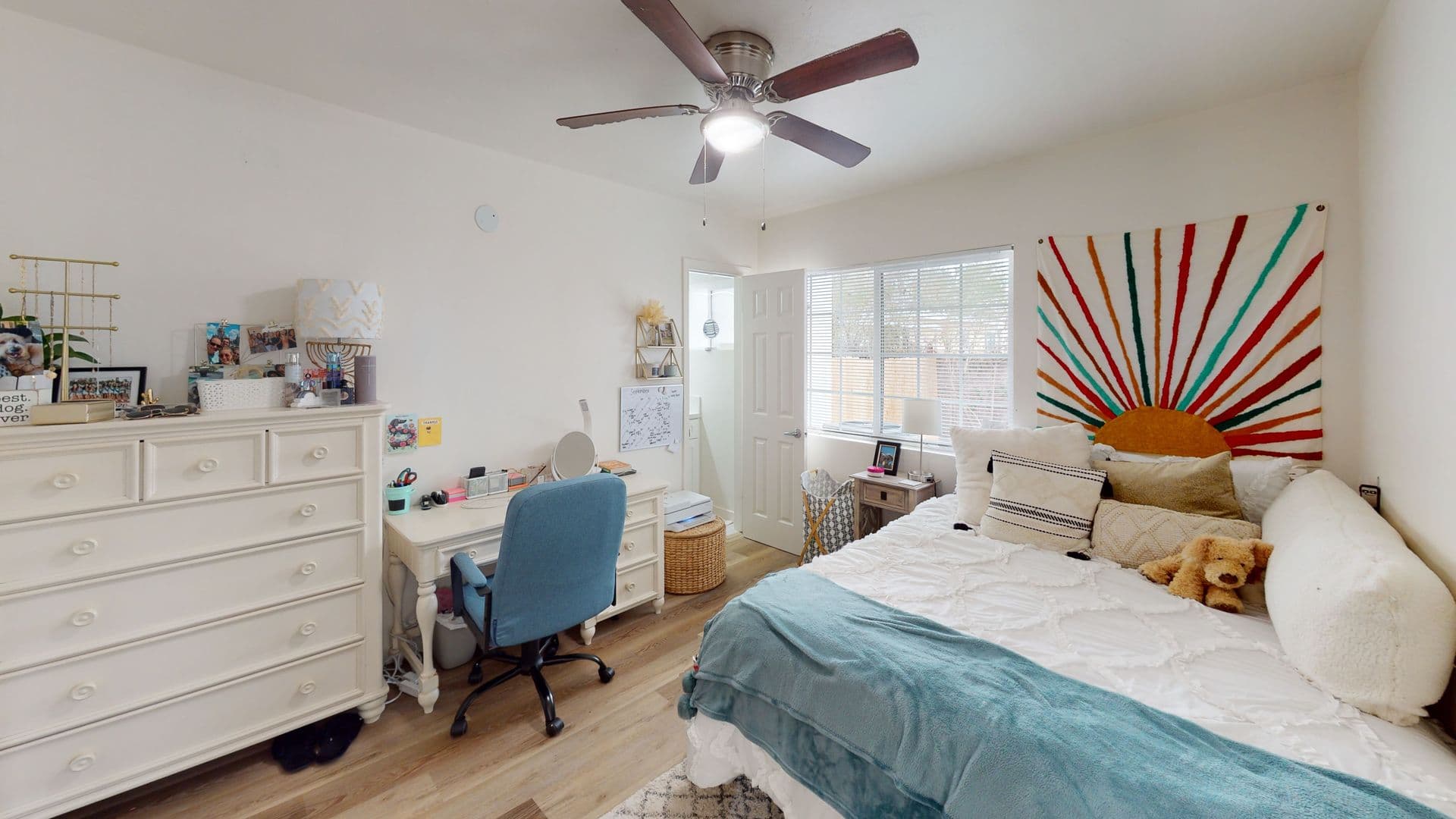 San Diego House: 6328 Mesita Drive