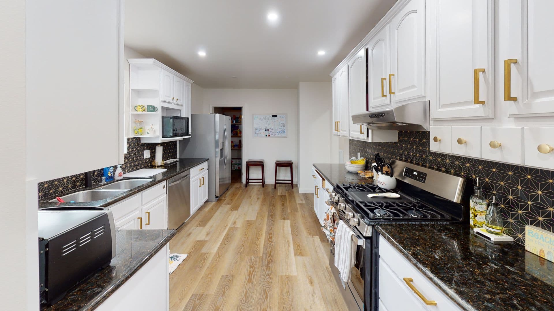 San Diego House: 6328 Mesita Drive