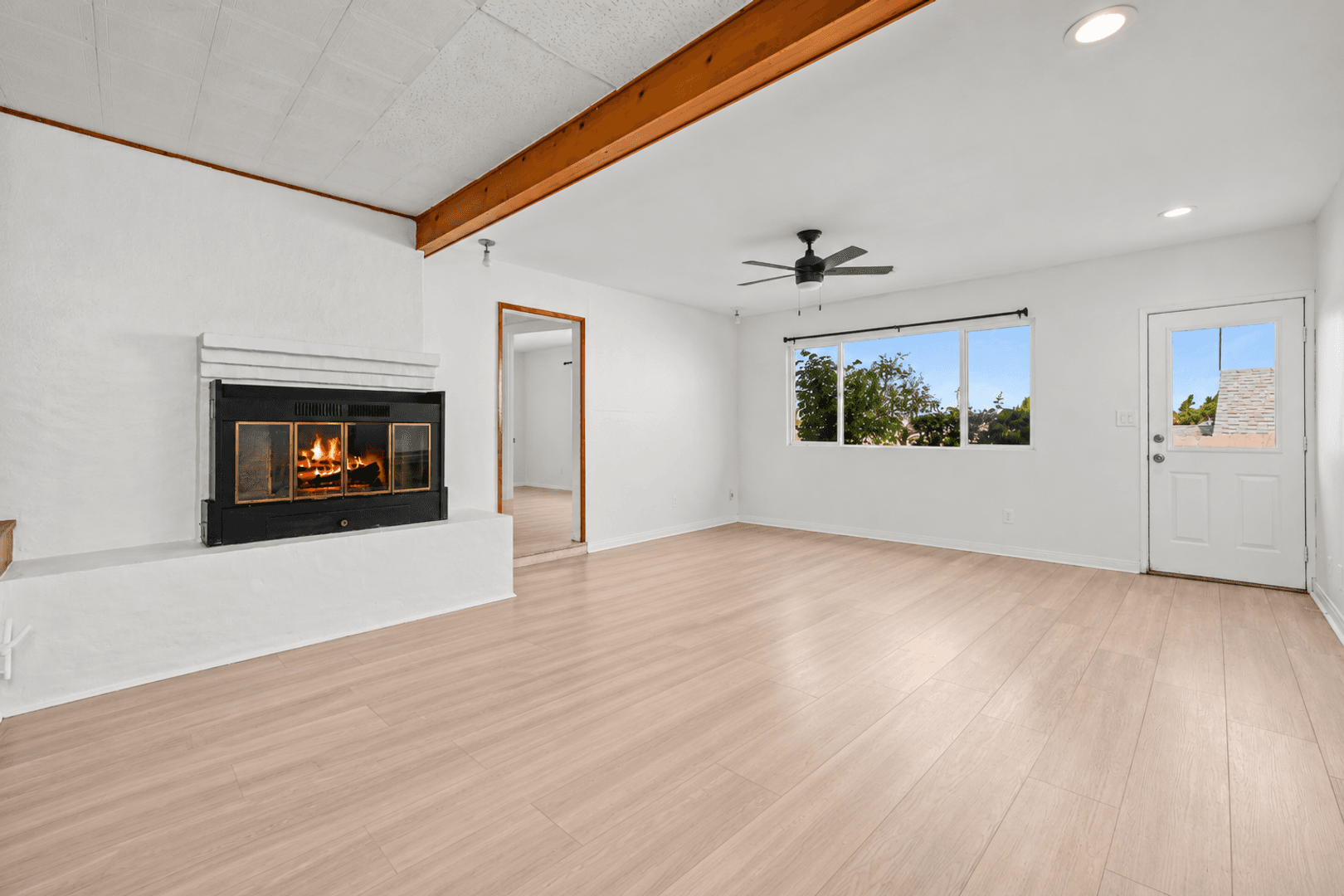 San Diego House: 5454 Mary Lane Drive
