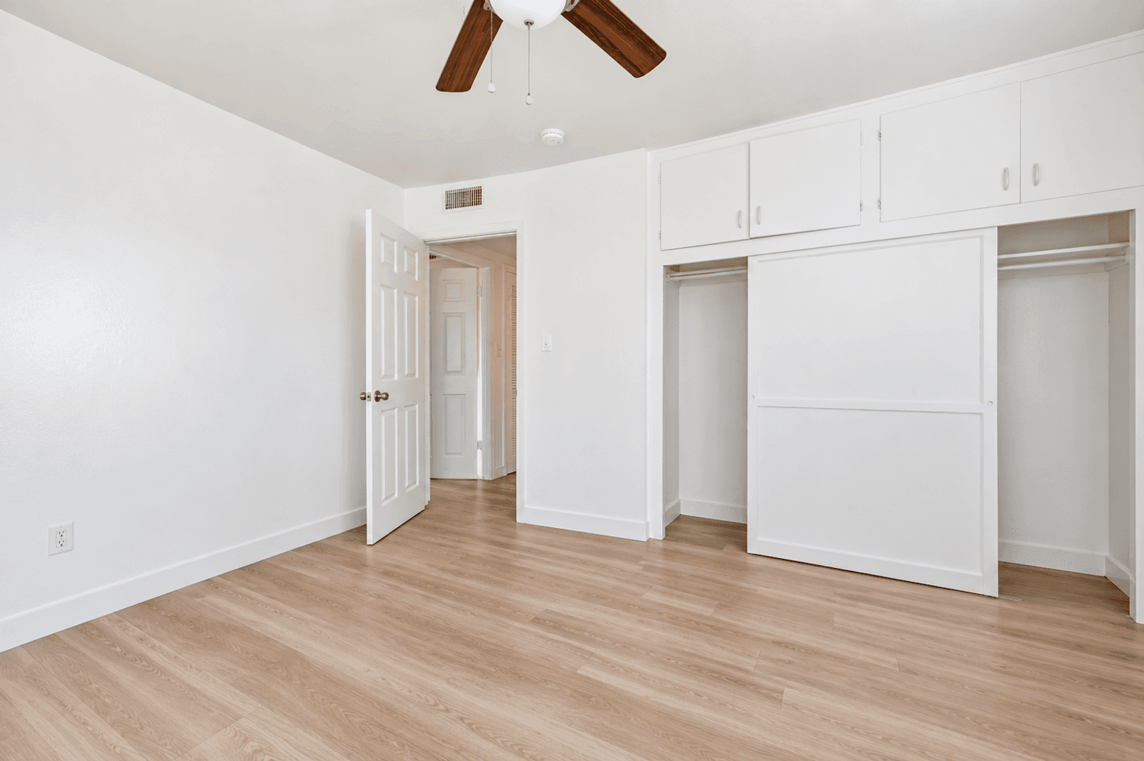 San Diego House: 5231 East Falls View Drive