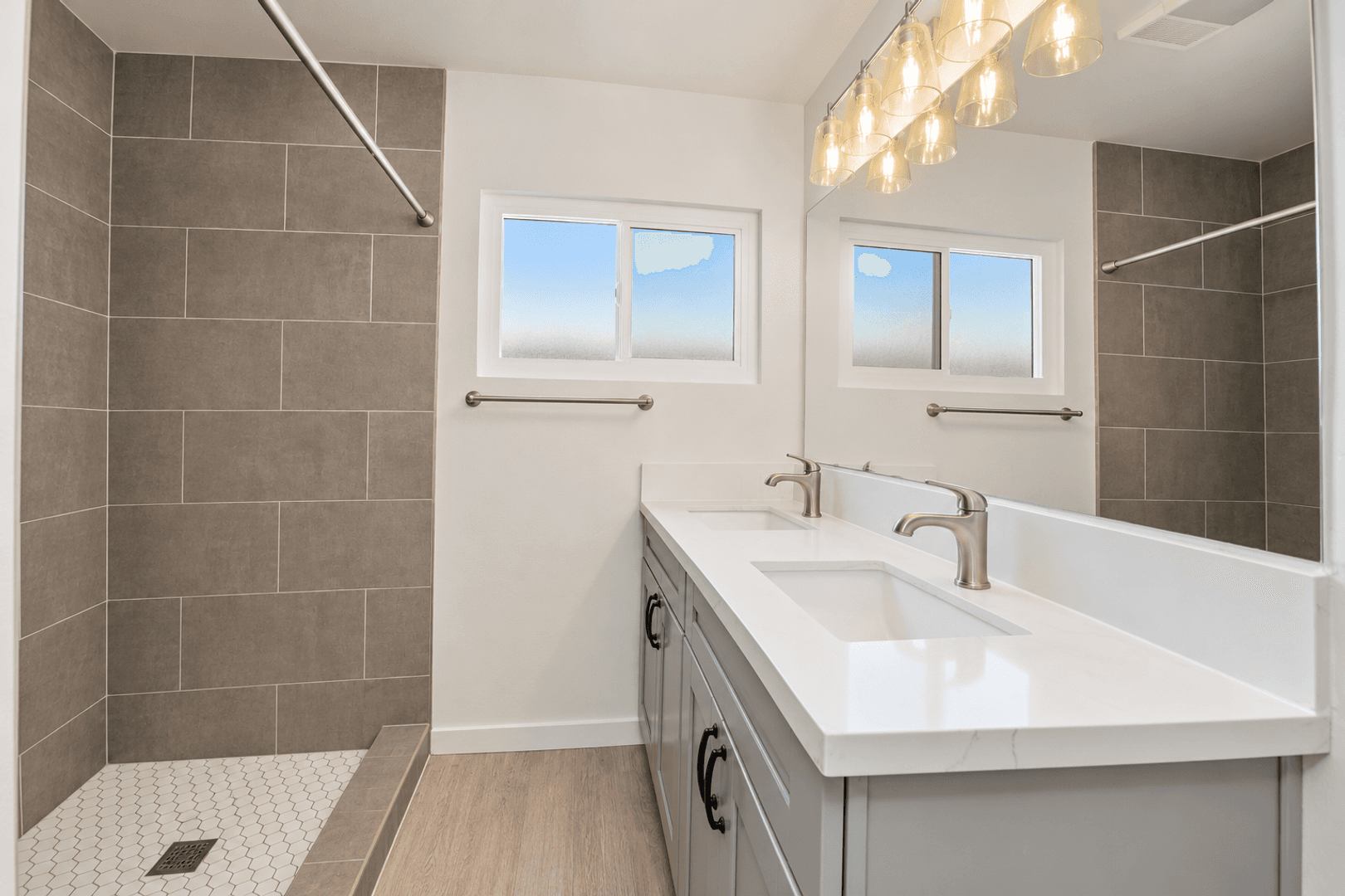 San Diego House: 5231 East Falls View Drive