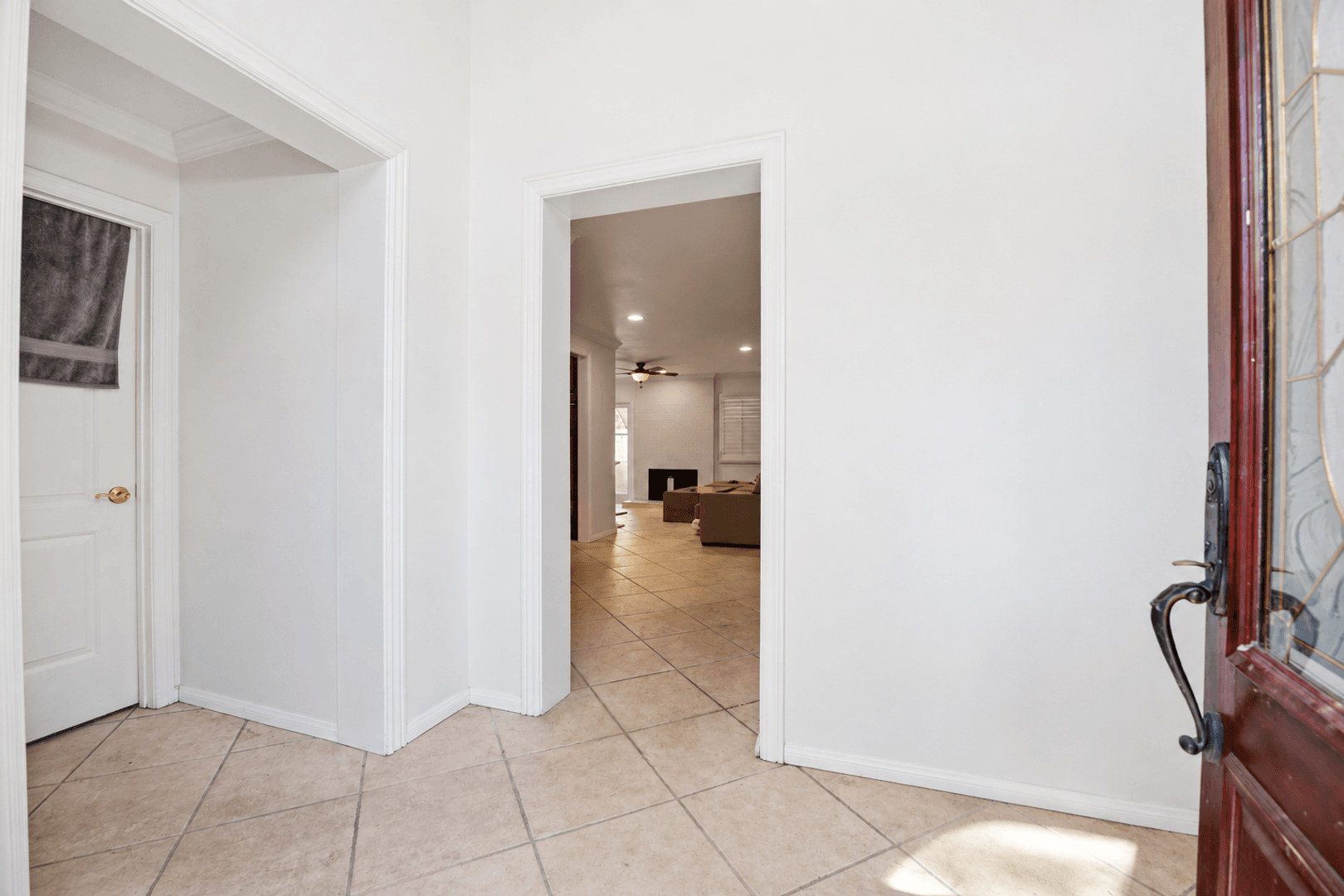 San Diego House: 4854 Campanile Drive