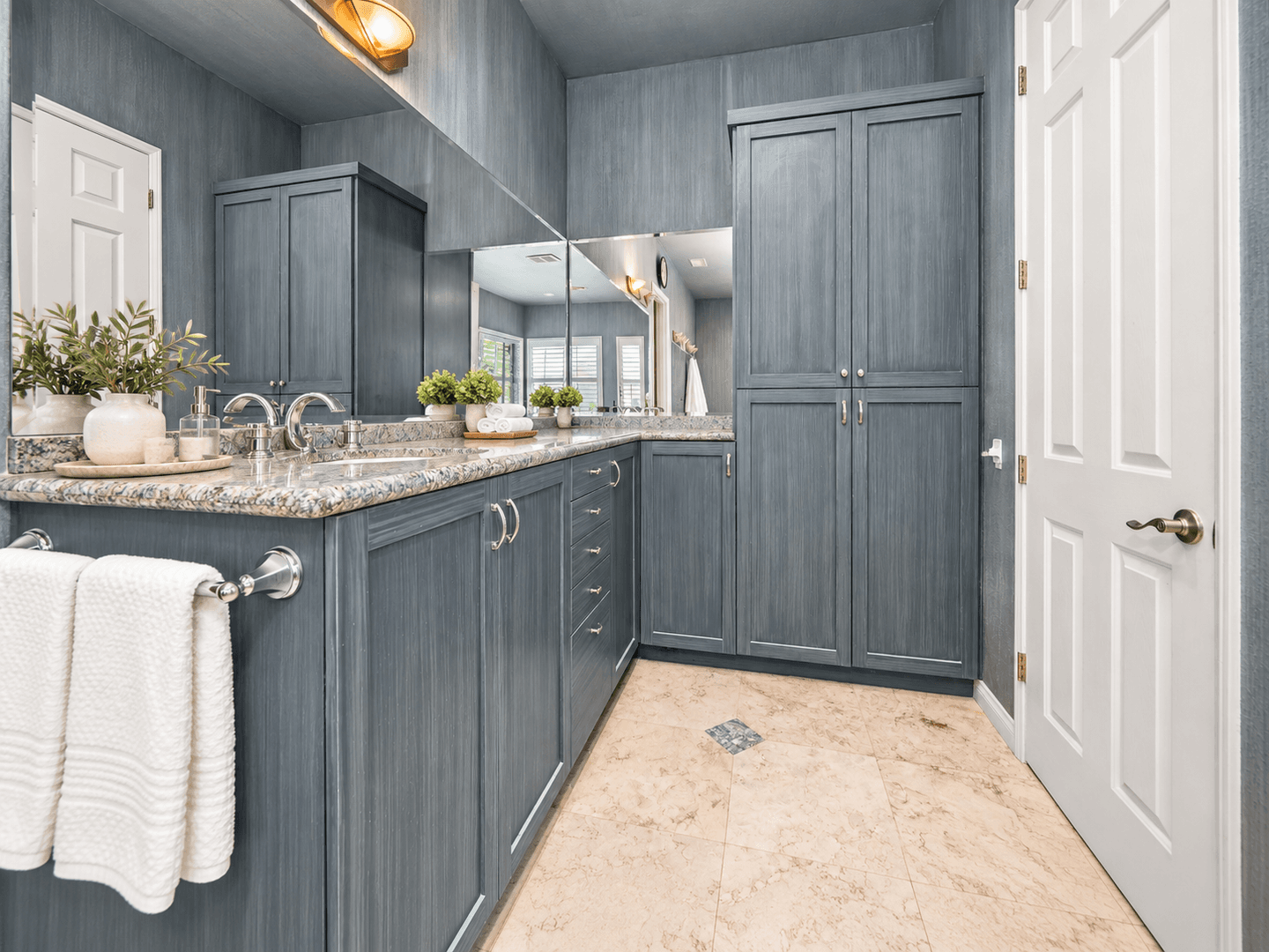 San Diego House: 6233 Rose Street