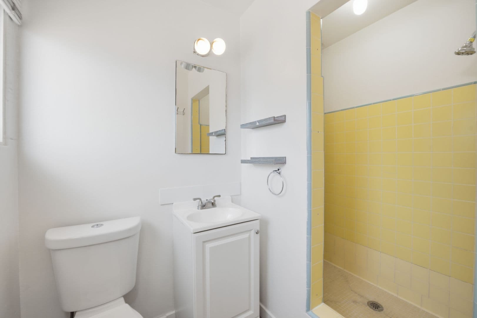 San Diego House: 6105 Dorothy Drive