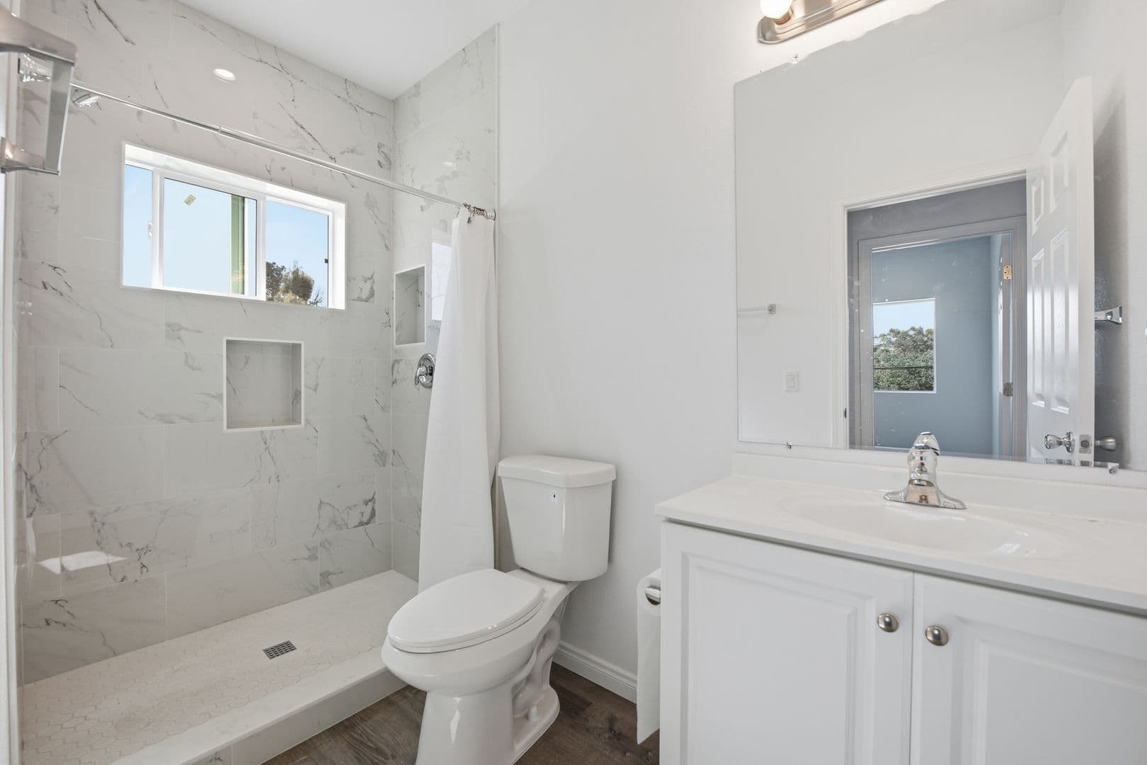 San Diego House: 5444 Brockbank Place