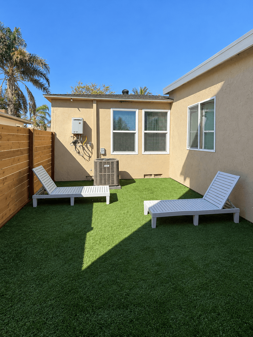 San Diego House: 6209 Mesita Drive