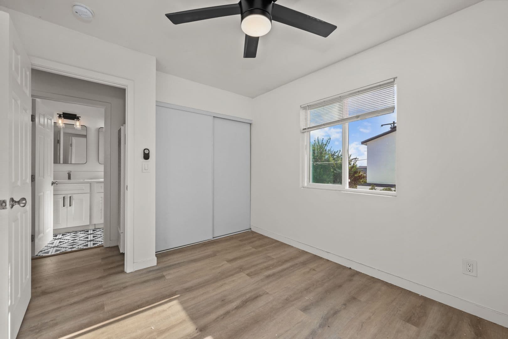 San Diego House: 5533 Mary Lane Drive
