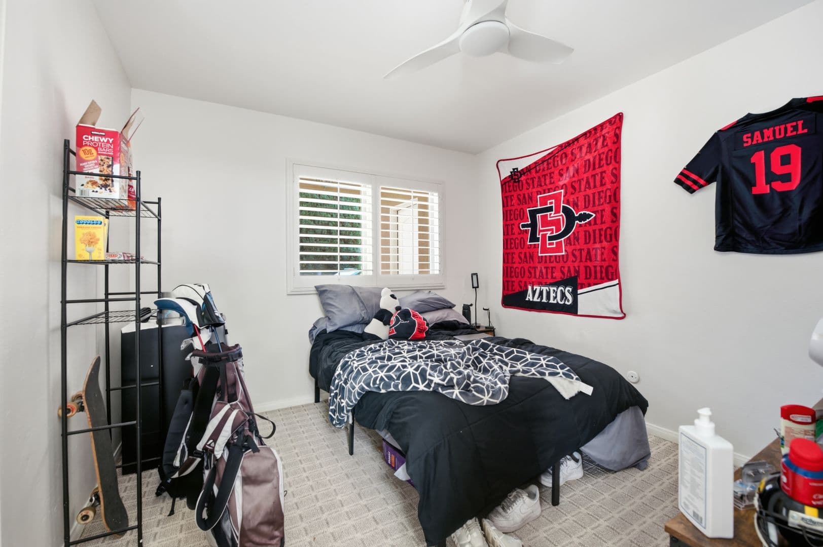 San Diego House: 4854 Campanile Drive