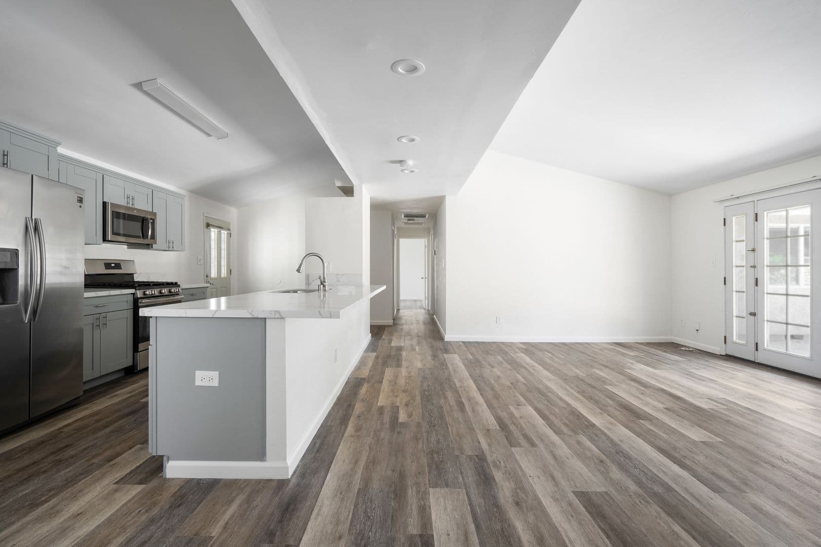San Diego House: 5288 Manhasset Drive