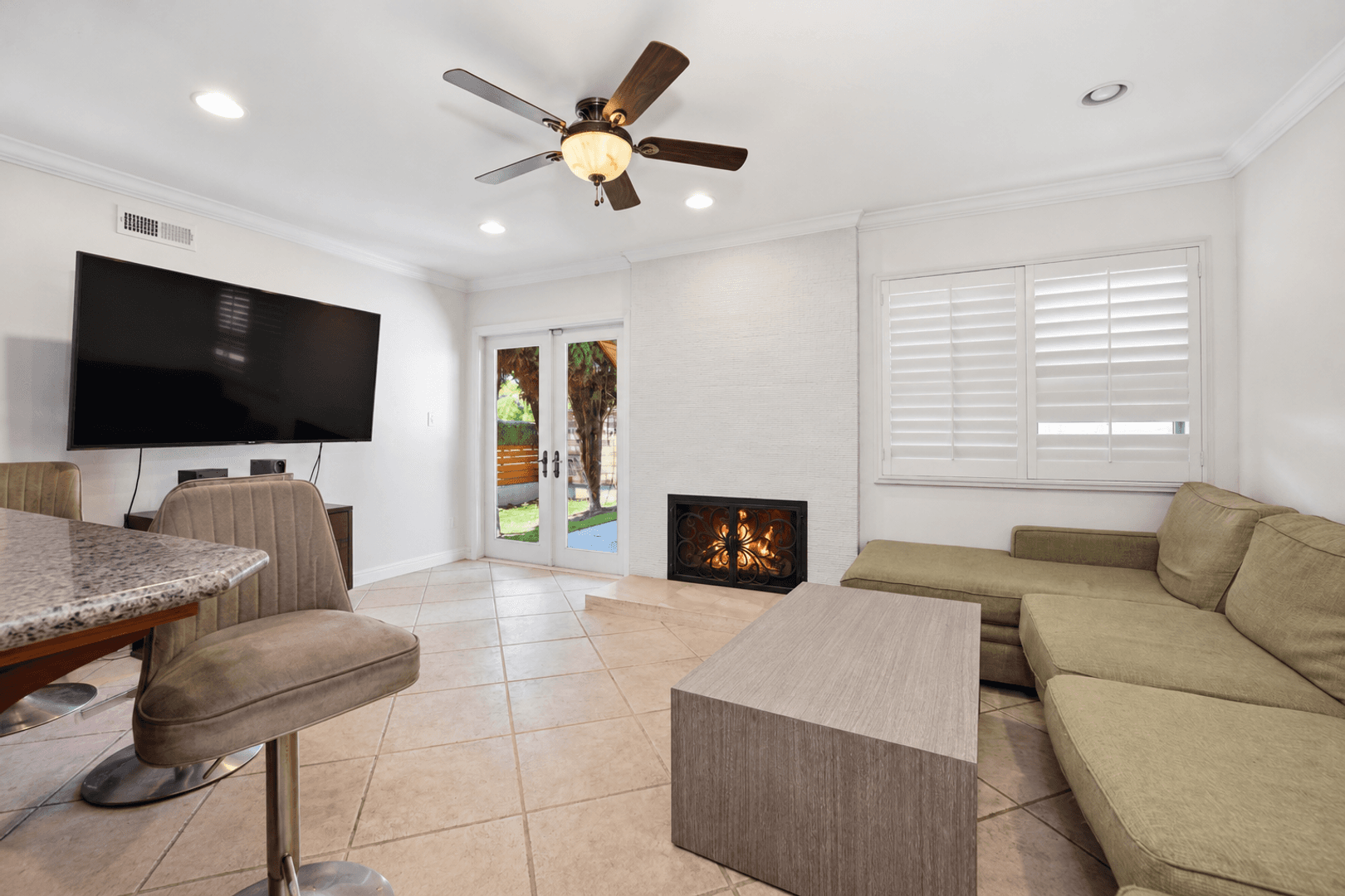 San Diego House: 4854 Campanile Drive