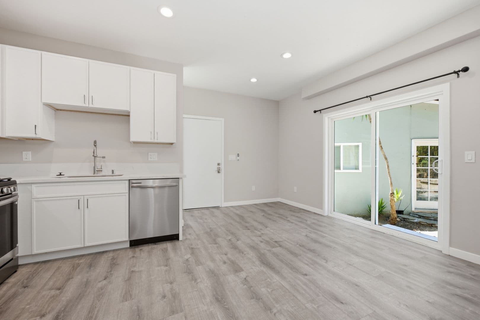 San Diego House: 4951 Baja Court