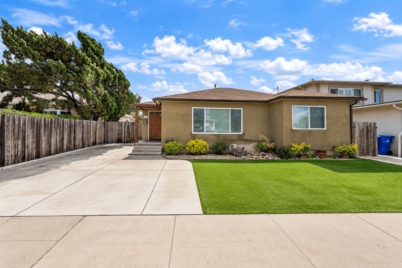 San Diego House: 6129 Pontiac Street