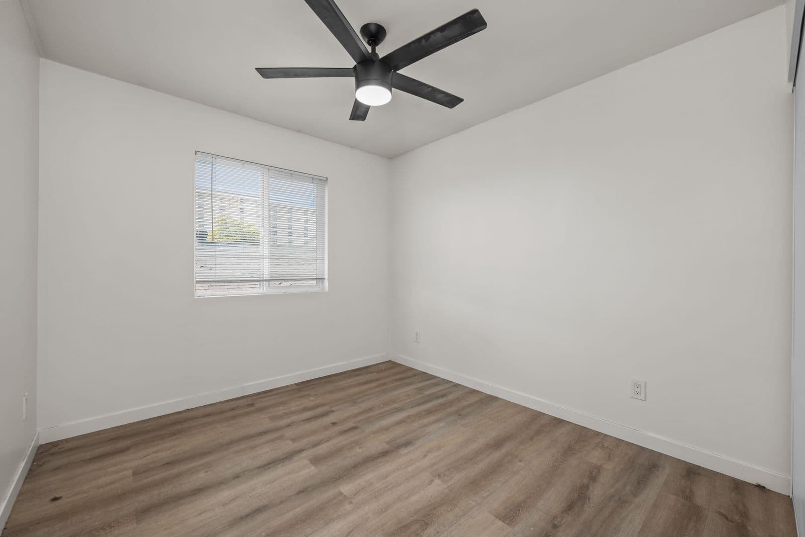 San Diego House: 5533 Mary Lane Drive