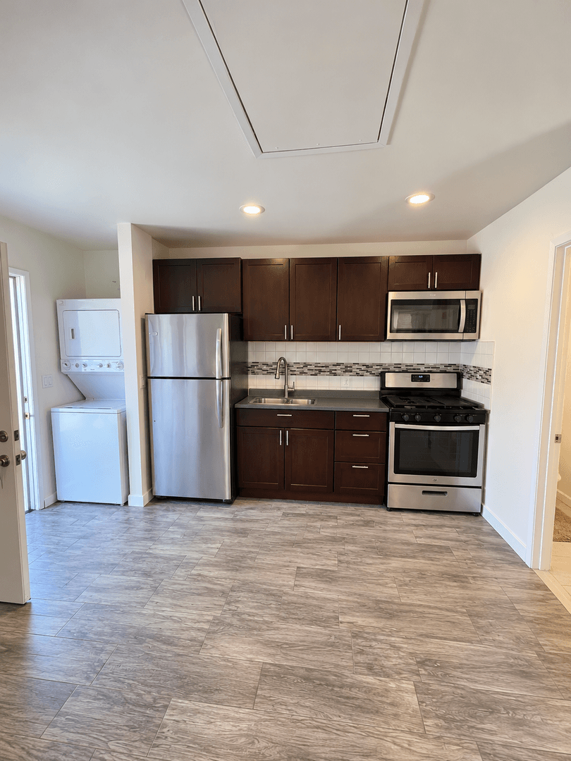 San Diego House: 6129 Pontiac Street Unit A