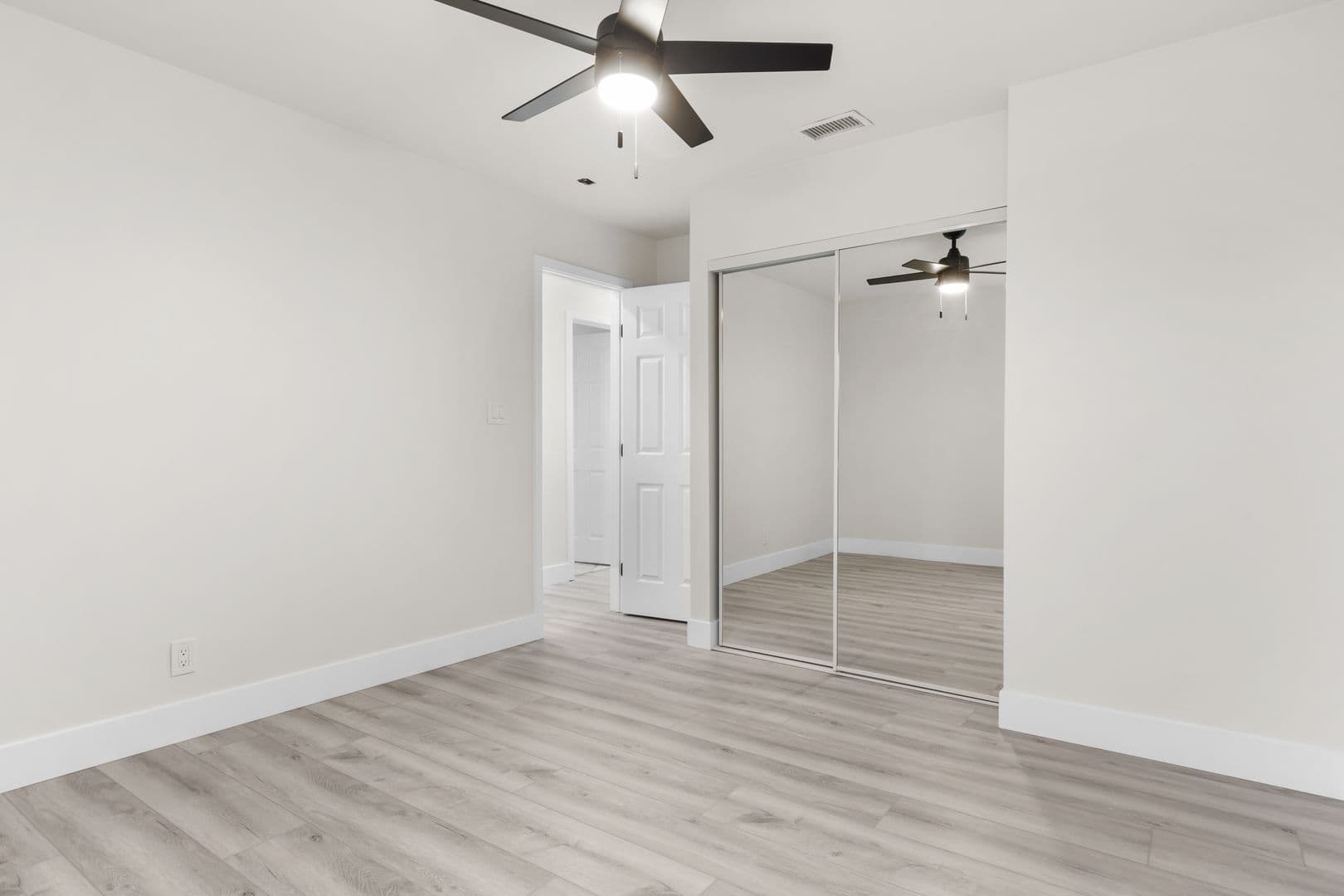 San Diego House: 6246 Rose Street