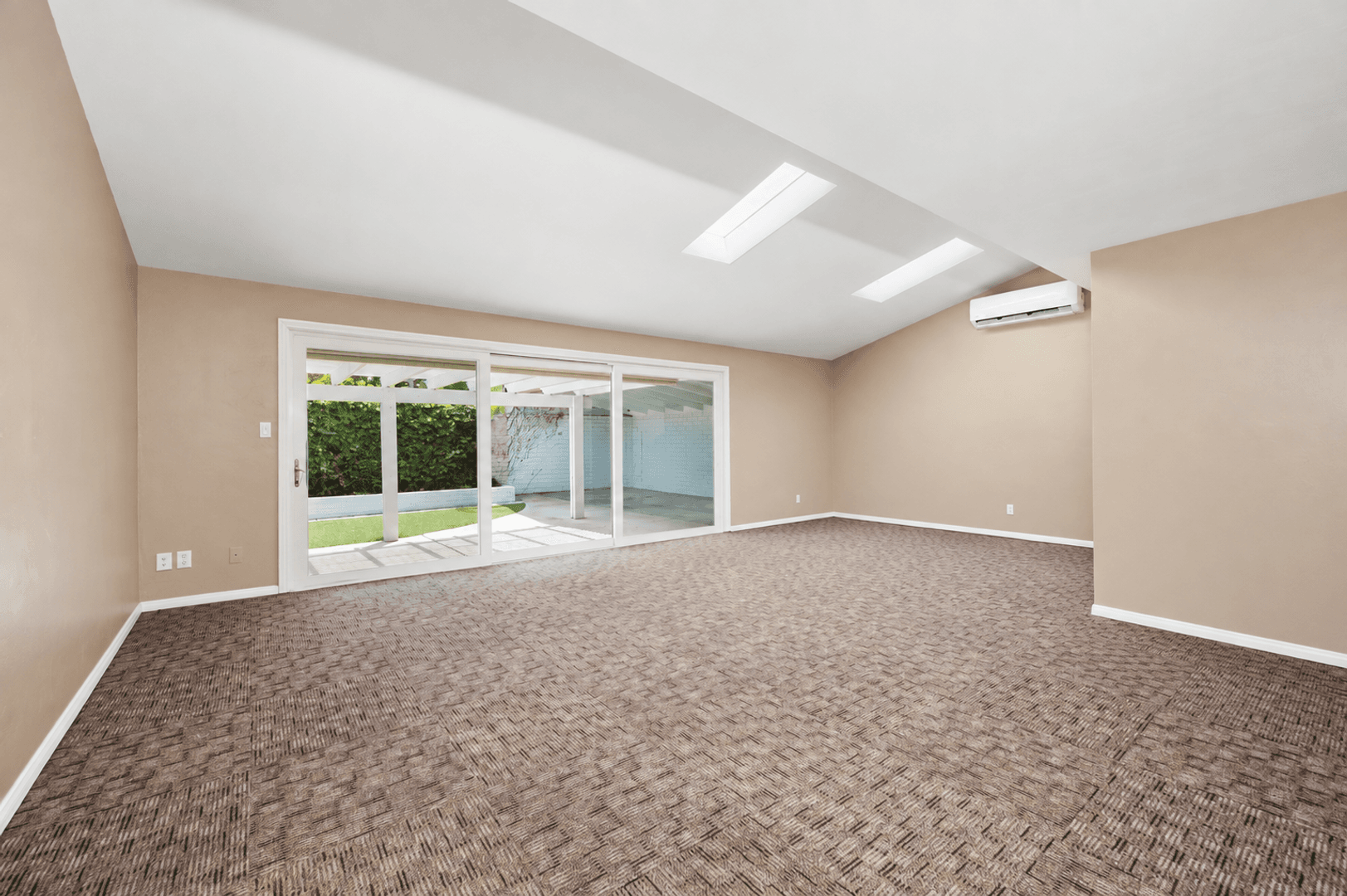 San Diego House: 5231 Remington Road