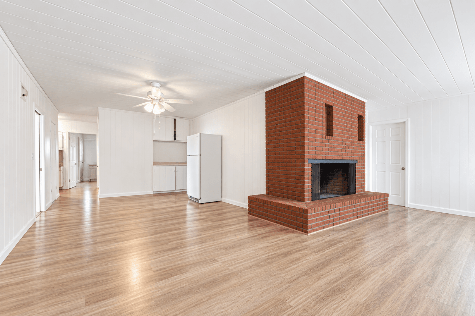 San Diego House: 5449-5451 Dorothy Drive