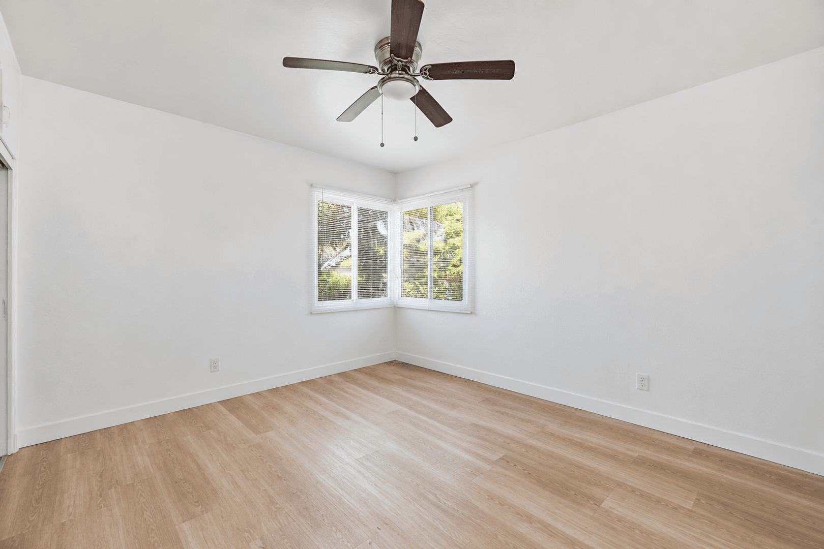 San Diego House: 5231 East Falls View Drive