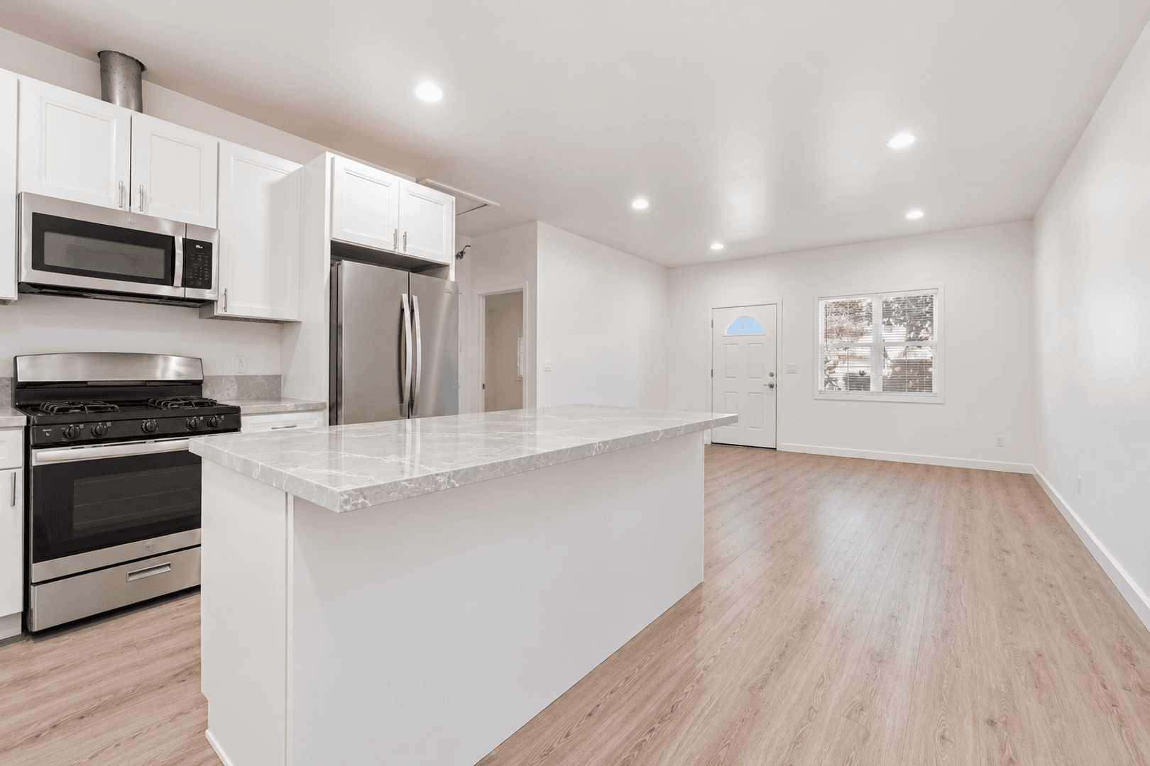 San Diego House: 5174 Brockbank Place