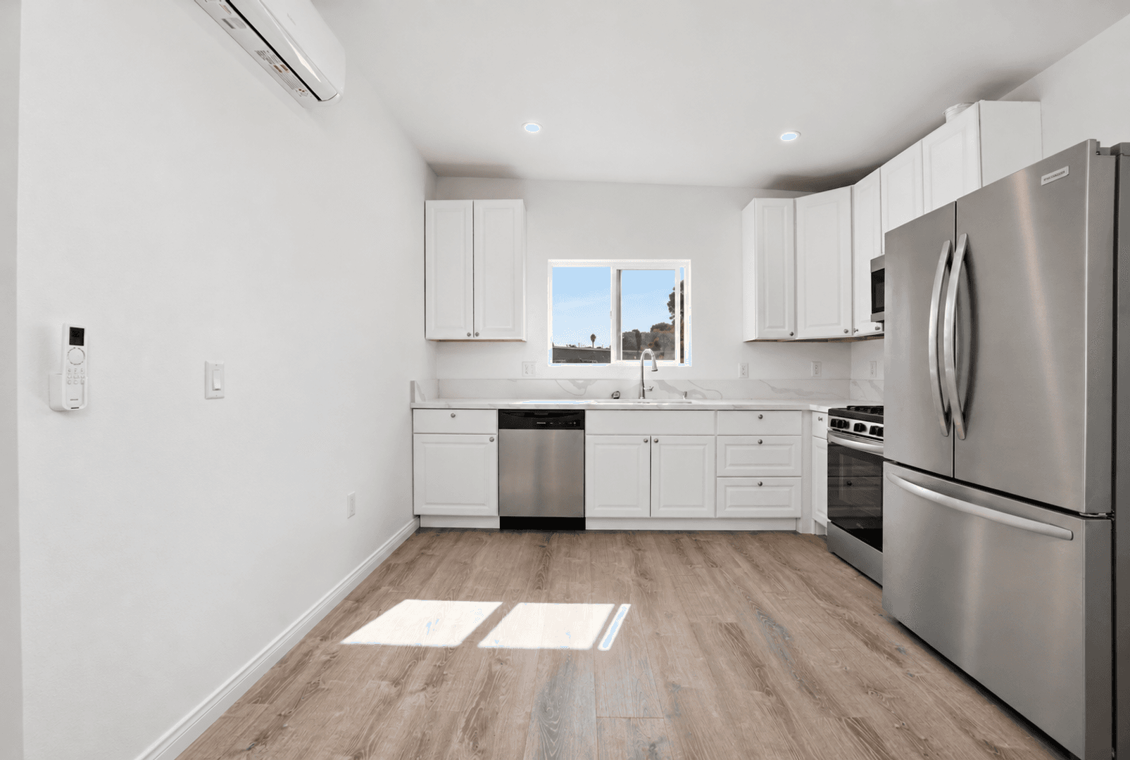 San Diego House: 5444 Brockbank Place