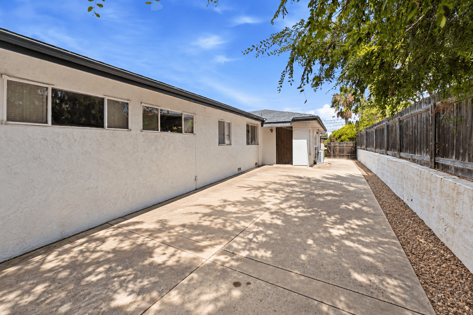 San Diego House: 5449-5451 Dorothy Drive