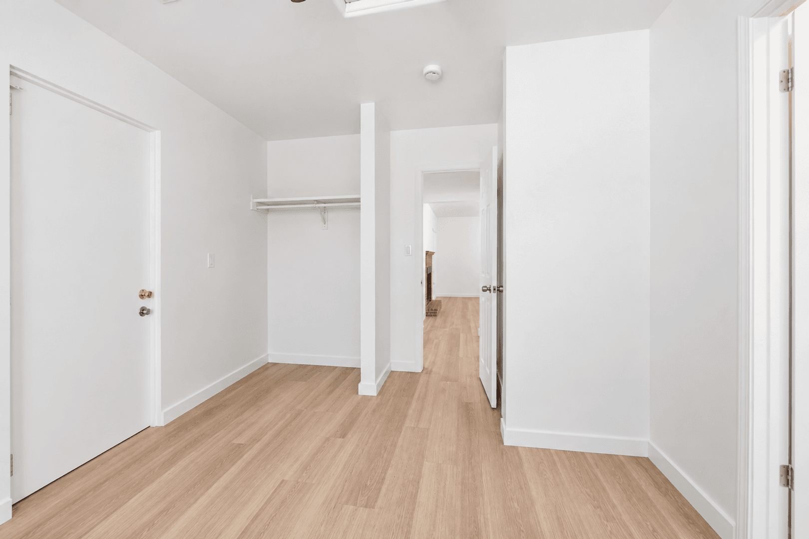 San Diego House: 5231 East Falls View Drive