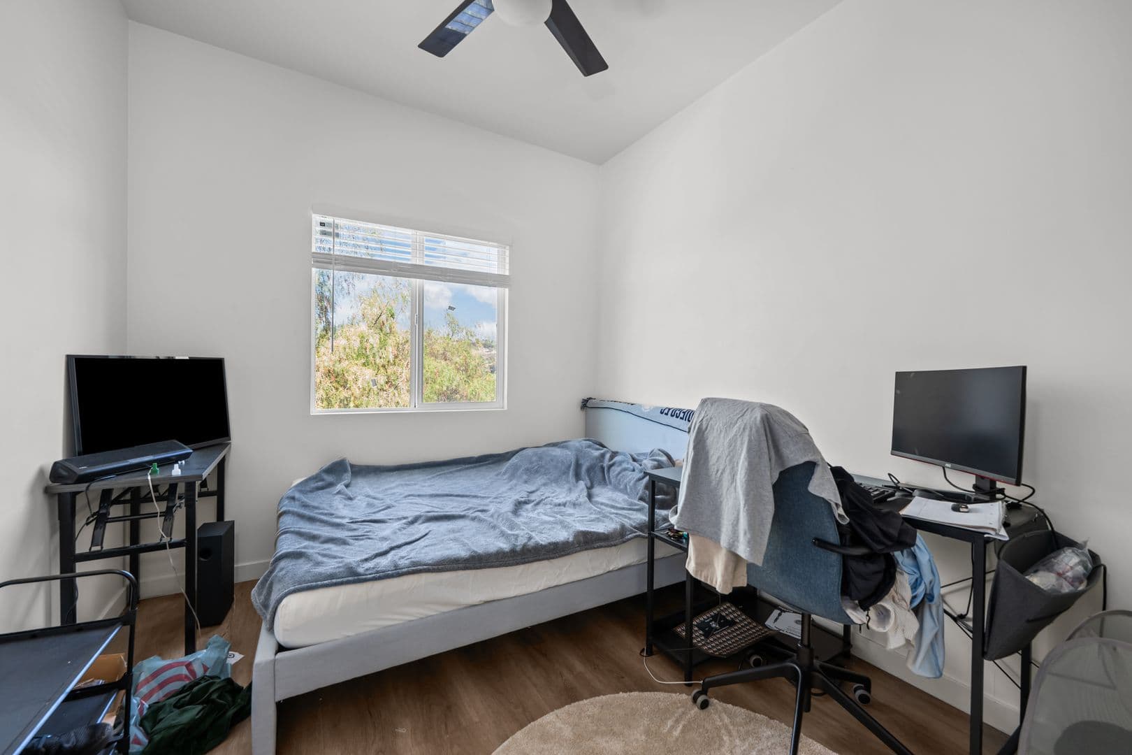 San Diego House: 5377 East Falls View Drive