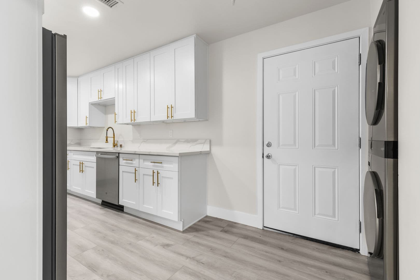 San Diego House: 6246 Rose Street