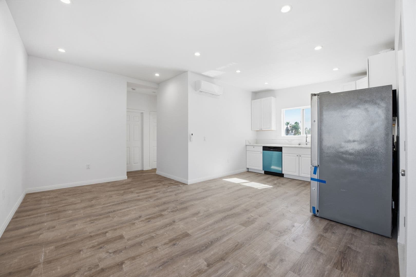 San Diego House: 5426 Brockbank Place