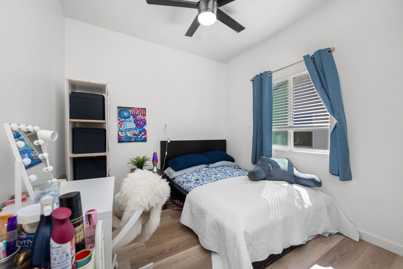 San Diego House: 5233 East Falls View Drive