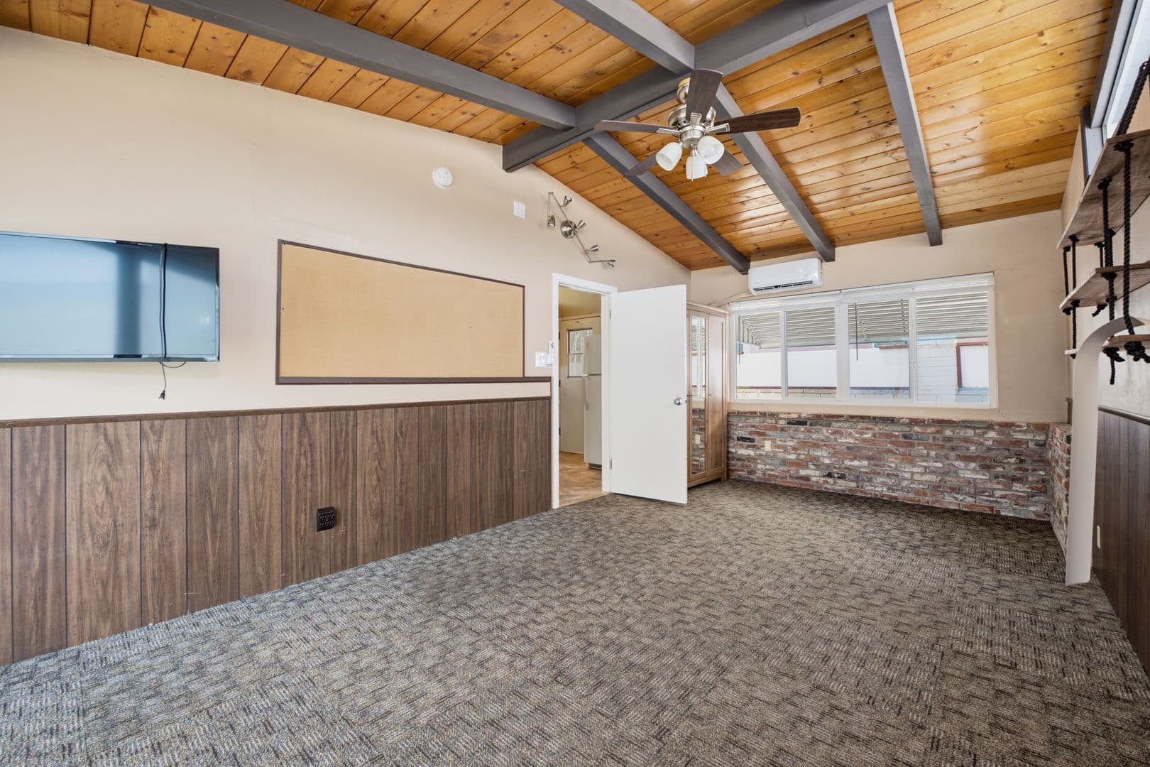 San Diego House: 5231 Remington Road