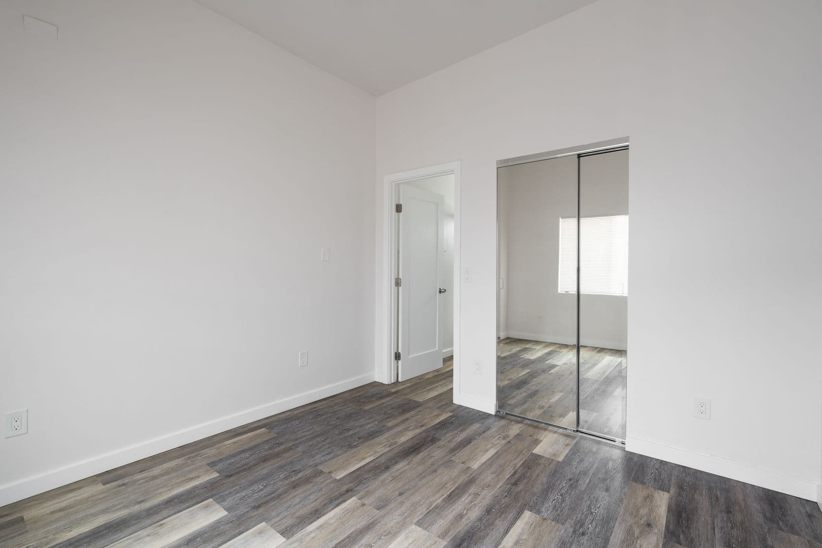 San Diego House: 5290 Manhasset Drive