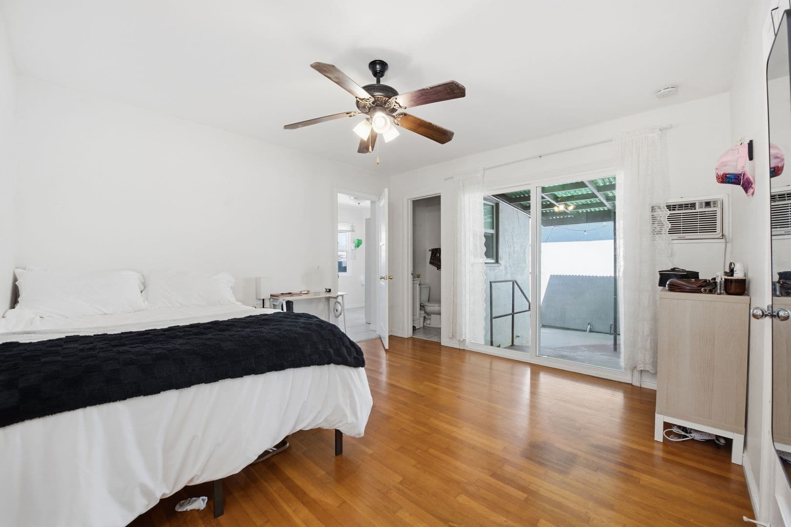 San Diego House: 6210 Pembroke Drive