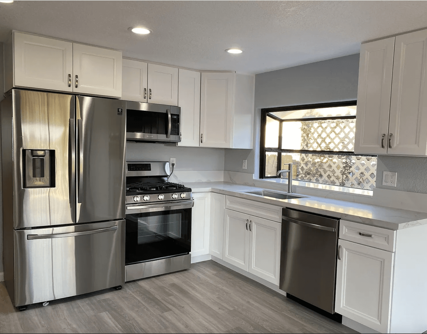 San Diego House: 5539-5541 Dorothy Drive