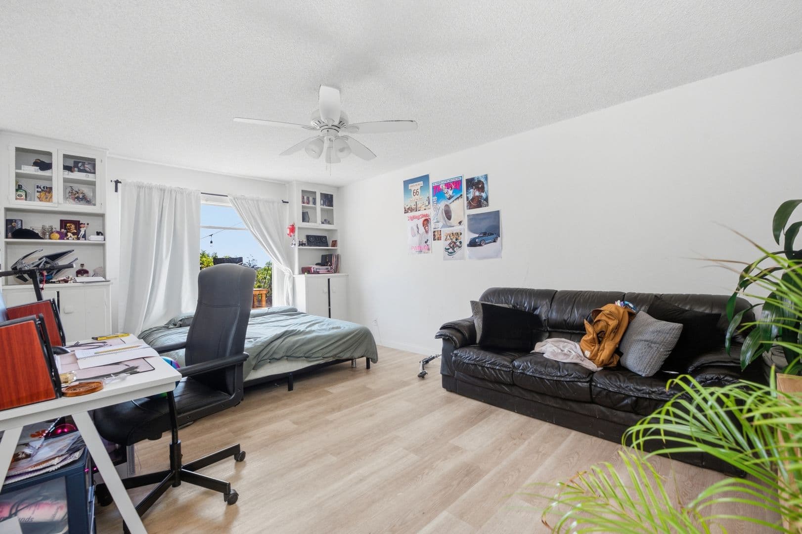 San Diego House: 5449-5451 Dorothy Drive