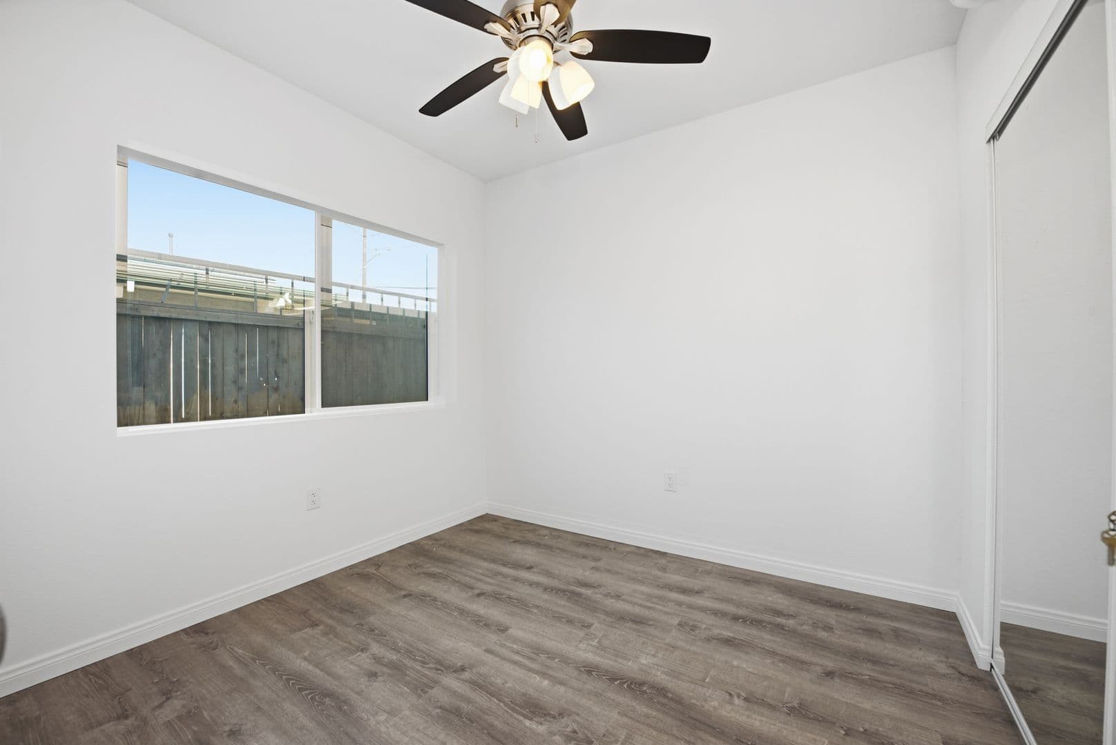 San Diego House: 5426 Brockbank Place