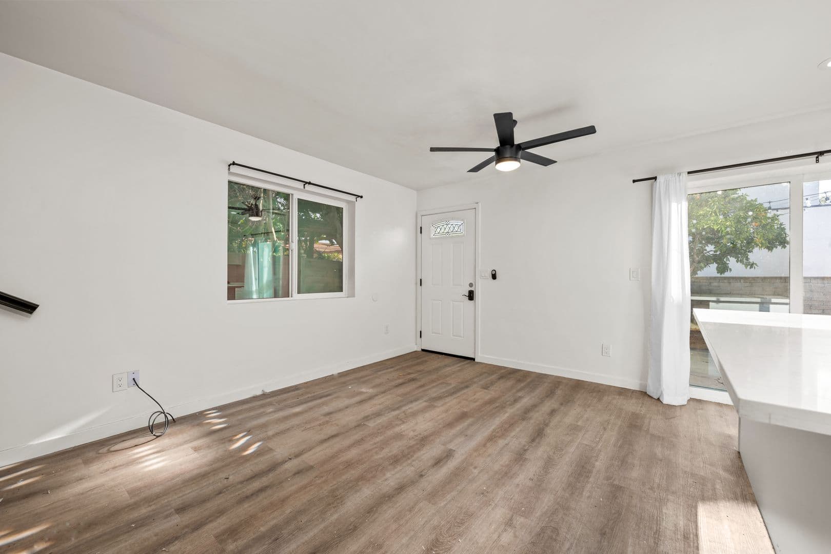 San Diego House: 5533 Mary Lane Drive